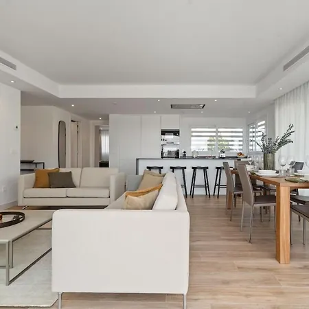 Spacious 2 Bed & Solarium Alcazaba Lagoon Al2017 Daire