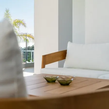 아파트 Spacious 2 Bed & Solarium Alcazaba Lagoon Al2017 에스테포나